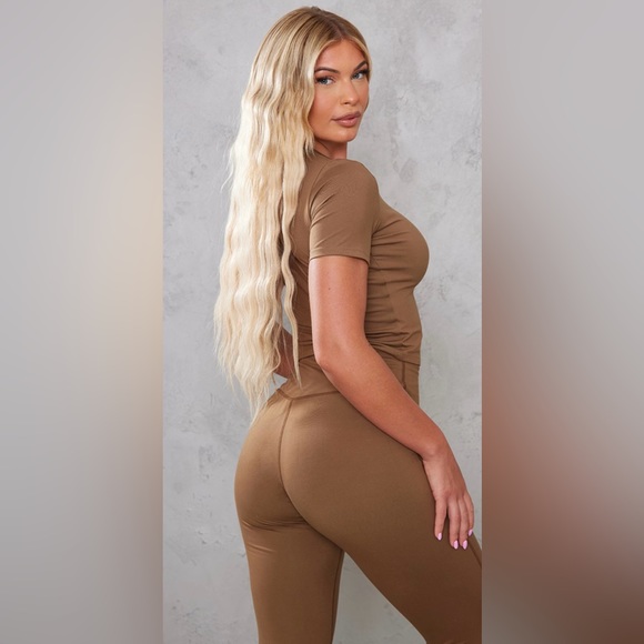 PRETTYLITTLETHING Caramel Sculpt Short Sleeve Gym Top SIZE 6 *NEW* - Picture 3 of 5